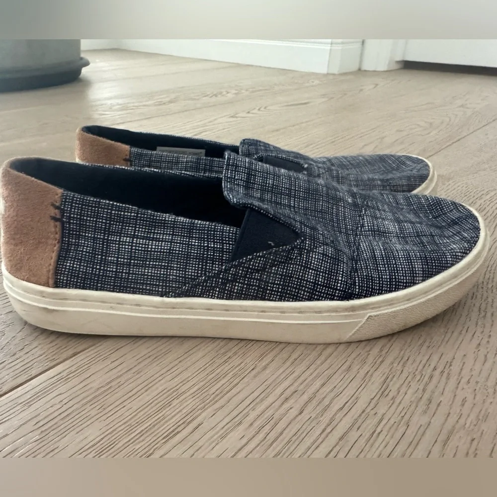 TOMS Luca Slip On Youth Boys Size 5